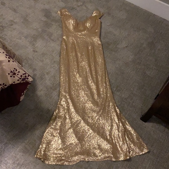 Gold sequined fit and flare dress.  Size 6 - Picture 8 of 8